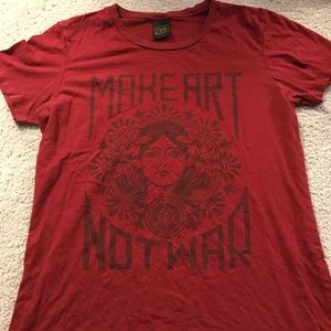 Red Obey ‘Make Art Not War’ T-shirt.